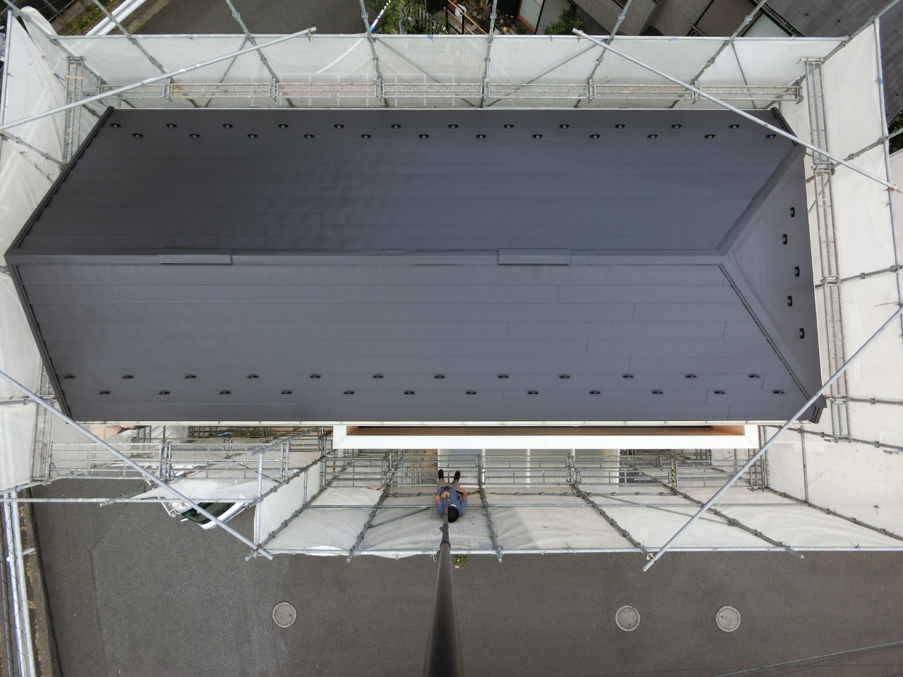 フッ素塗膜のSGL鋼板屋根カバー工法！下葺ルーフィングも最高級仕様で！