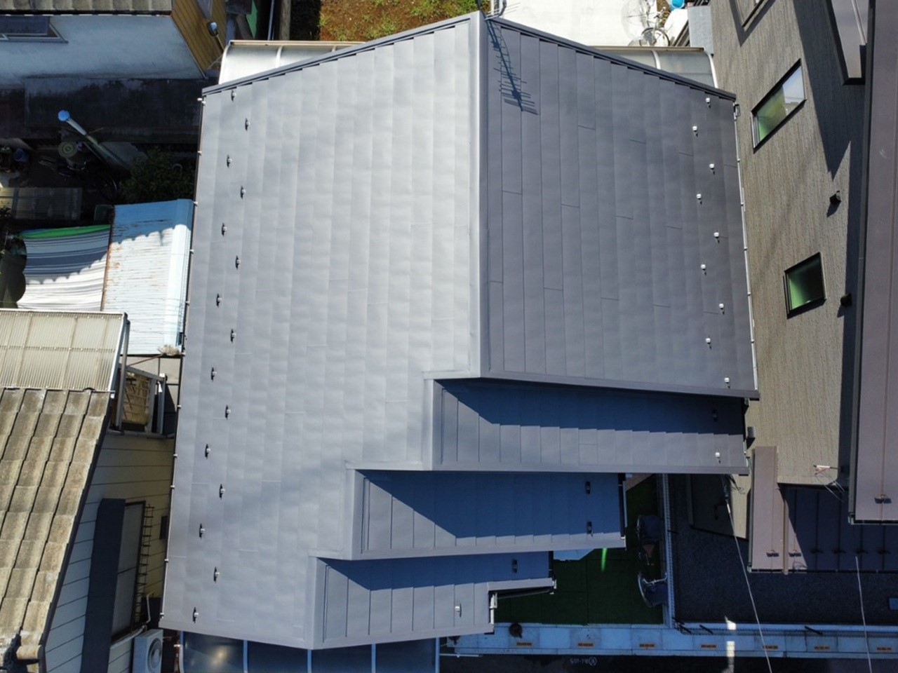 コロニアルNEOのノンアス屋根はGL鋼板屋根カバー工法でメンテナンスフリーに！
