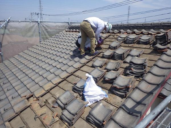 瓦屋根の葺き替え工事！