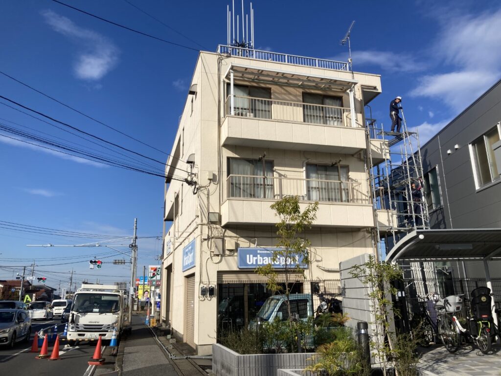 資材搬入