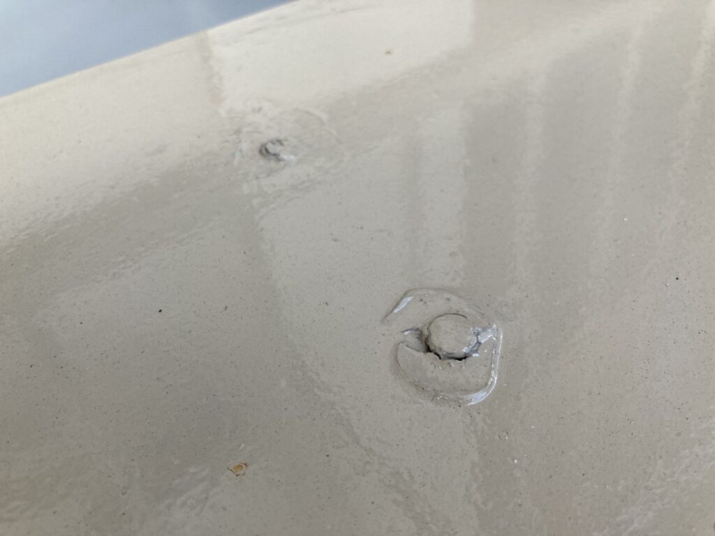 笠木の穴あき