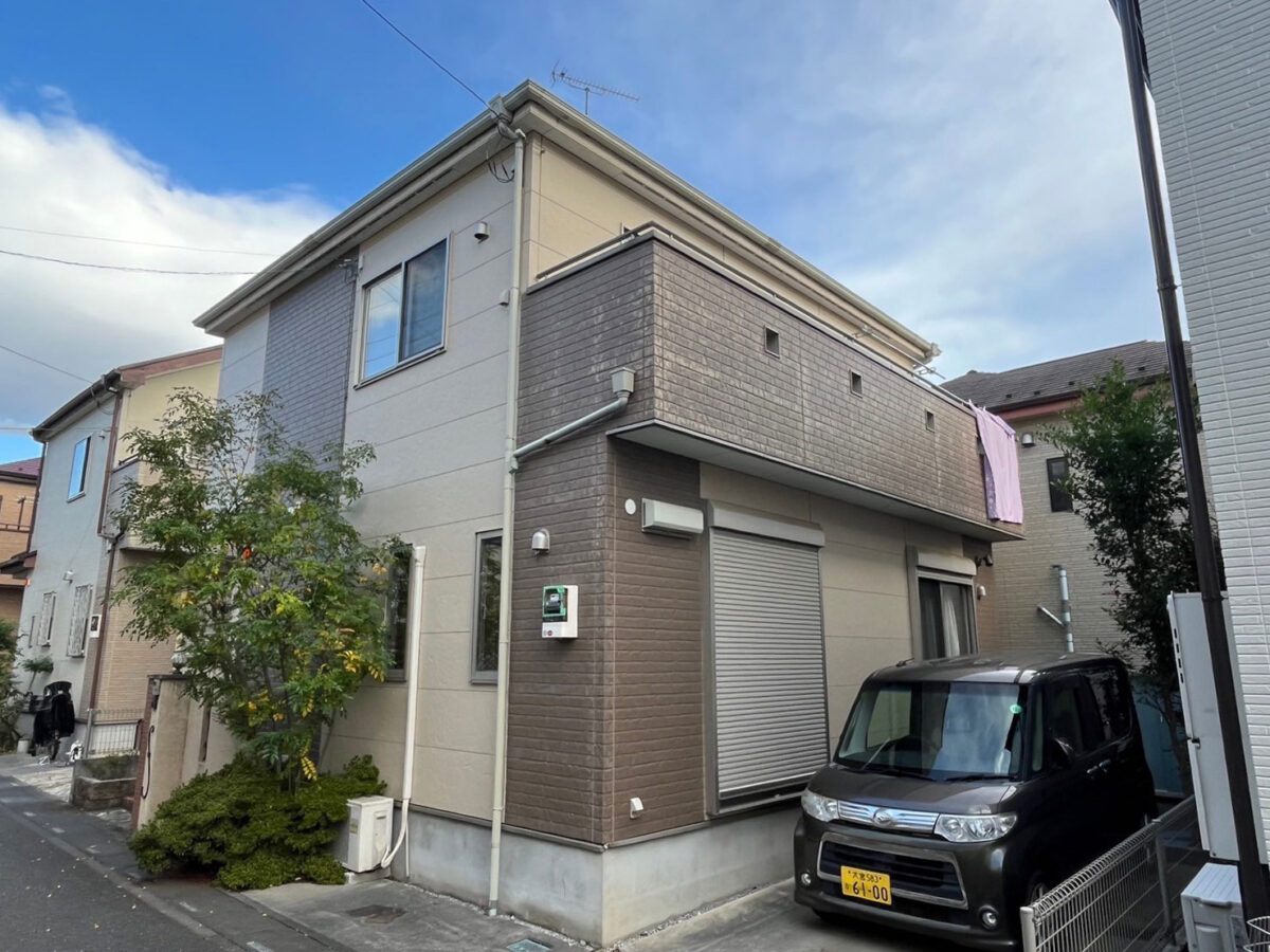 色褪せた外観も濃色で深みを取り戻し、5分艶が上品な艶感を演出。