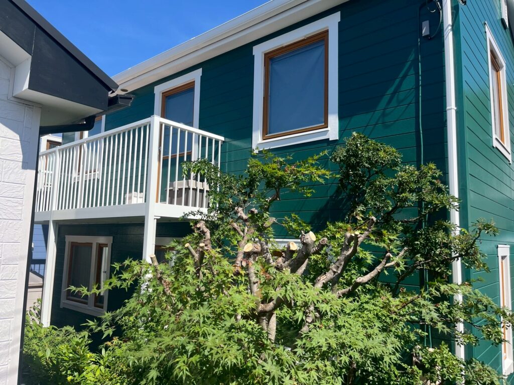 スウェーデンハウス｜バルコニー解体・新設、屋根カバー＆外壁塗装で安心の住まい