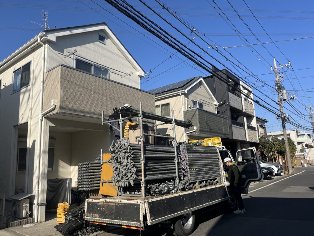 資材搬入