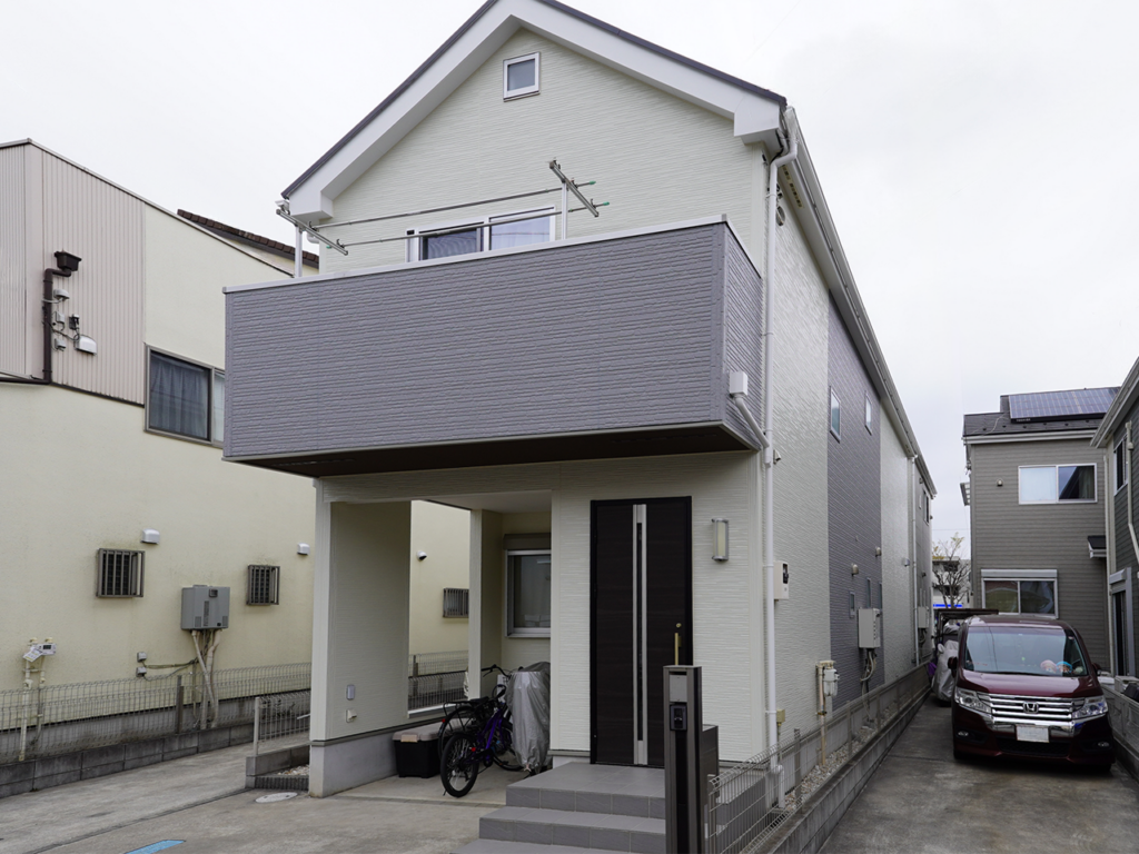 川口市 Ｈ様邸｜屋根は無機塗装で紫外線対策！外壁は日当たりに合わせ塗分け