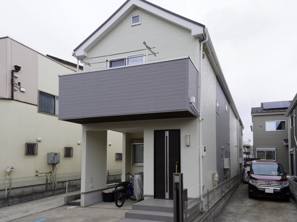 川口市 Ｈ様邸｜屋根は無機塗装で紫外線対策！外壁は日当たりに合わせ塗分け
