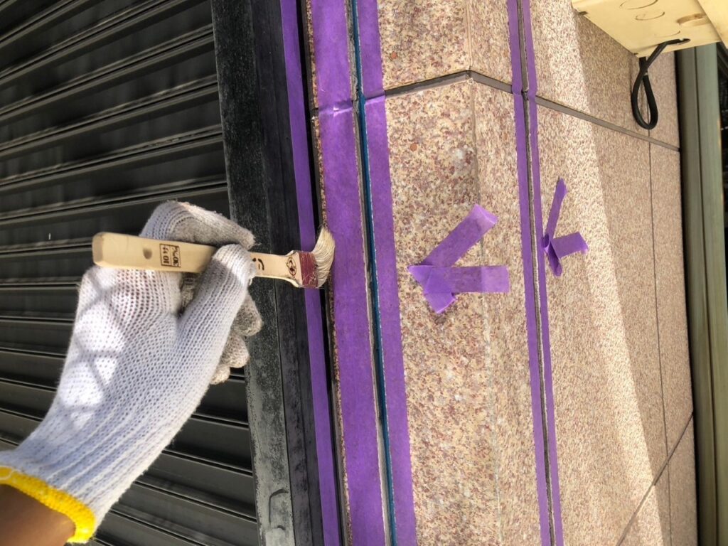 シーリング用プライマー塗布
（入隅・サッシ・軒天廻り）