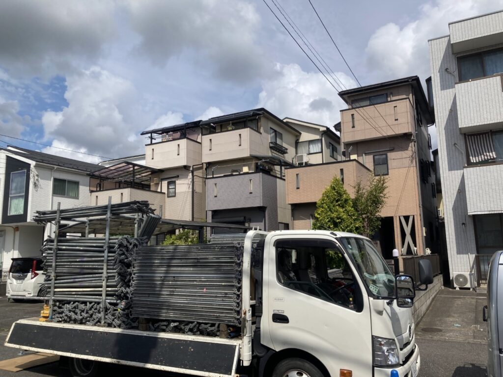 資材搬入