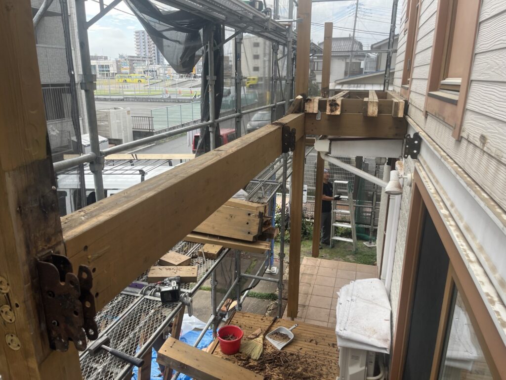 バルコニー骨組み解体