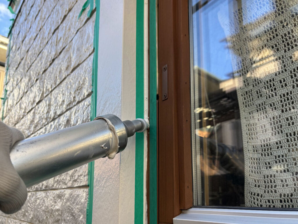 木製サッシ廻りシーリング増し打ち
オートンイクシード